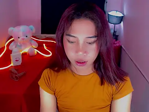 URsexyLylia online show from May 19, 4:03 pm