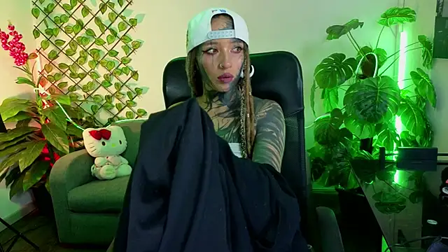 Lucy Doll8 online show from June 14, 2:24 am