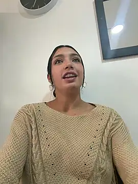 Arianna Toro  online show from August 4, 4:35 pm