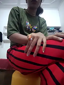 ESHA-LOVE online show from May 3, 12:47 am