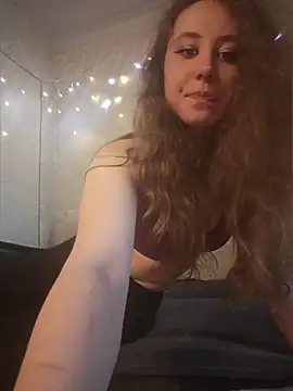 -NicoleSmith- online show from April 29, 3:15 pm