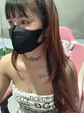 Lilyy18 online show from June 7, 9:05 am