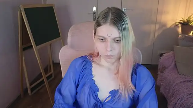 LunaEx  online show from May 2, 9:40 pm