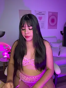 iEmily  online show from June 7, 1:34 am
