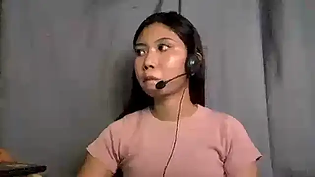 RegenaKhanponaphan online show from April 30, 8:19 am