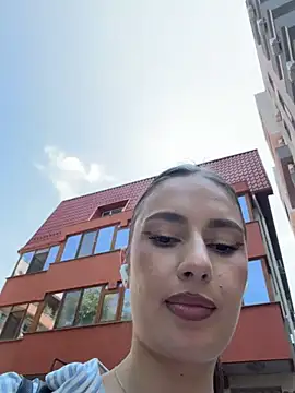 MayaSpringX online show from July 18, 10:29 am