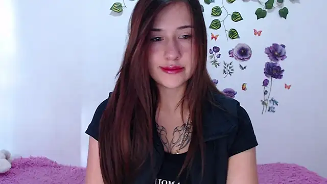 GirlAngell17 online show from May 2, 9:18 pm