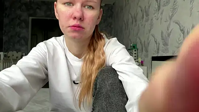 DalilaNeubig online show from April 30, 7:02 am