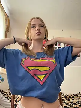Young Lizzie online show from May 21, 12:47 pm