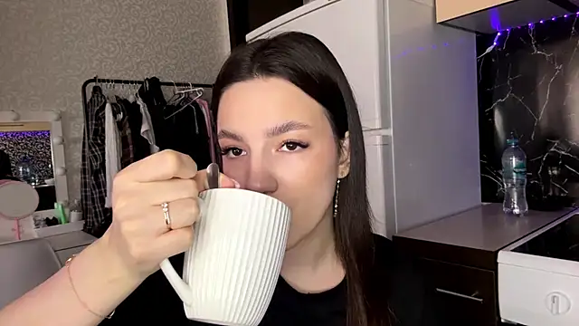 FlorSmalling online show from April 30, 7:13 am