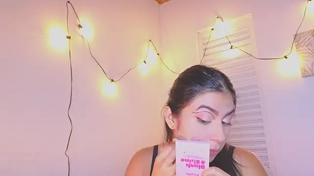 VictoriaaLopez online show from June 17, 1:45 pm