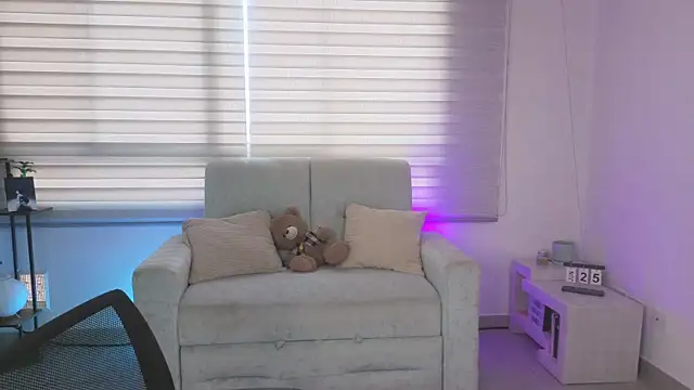 sofianddickk  online show from June 25, 6:20 pm