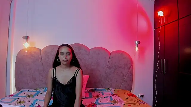 AlejandraLaurent online show from May 5, 4:26 am