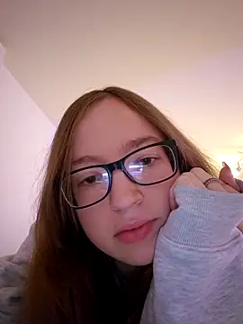 Freaky-Doll online show from May 13, 11:43 pm