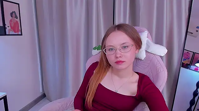 FloraLarsson online show from May 8, 11:13 am