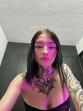she-dulce online show from May 22, 5:49 am