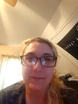 Thatonebinch online show from May 3, 8:34 pm