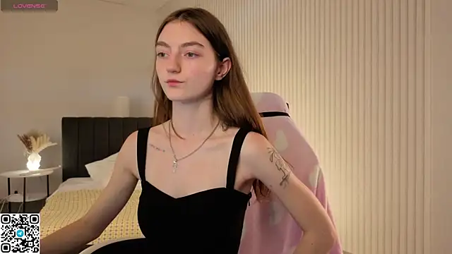 Valenora1 online show from August 2, 11:24 am