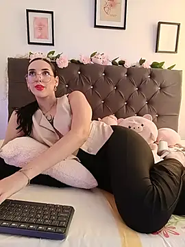 ViancaMoretti online show from May 30, 8:05 pm