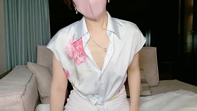 Naomi 00122 online show from June 4, 2:10 pm