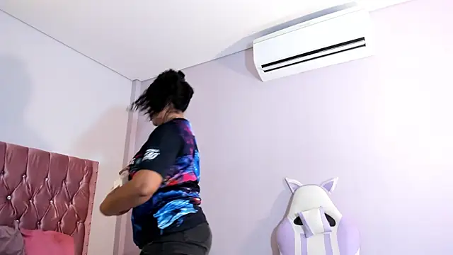 aisha moore online show from July 24, 7:33 pm