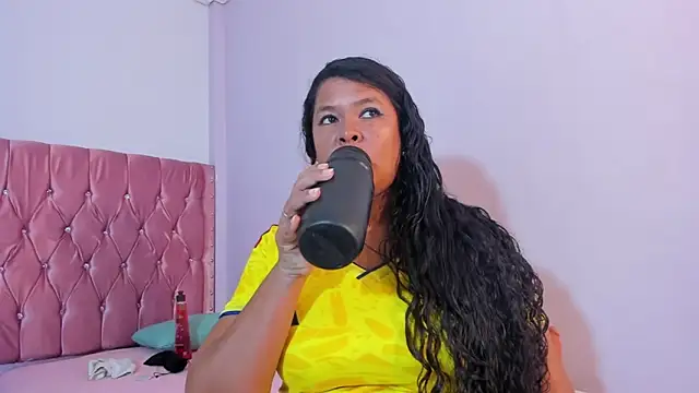 aisha moore online show from June 17, 7:37 pm