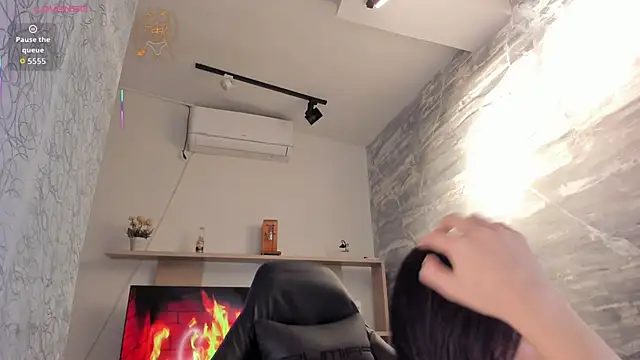 MelCherry online show from May 28, 11:24 pm