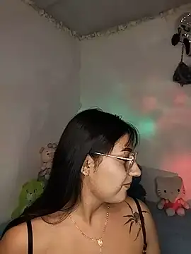 Kiara Mirage online show from May 19, 12:06 am