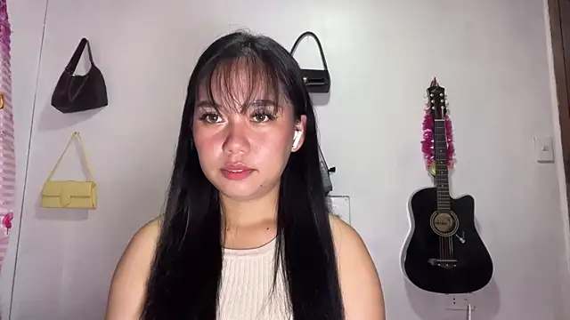PeggieUrteaga online show from May 5, 3:04 pm