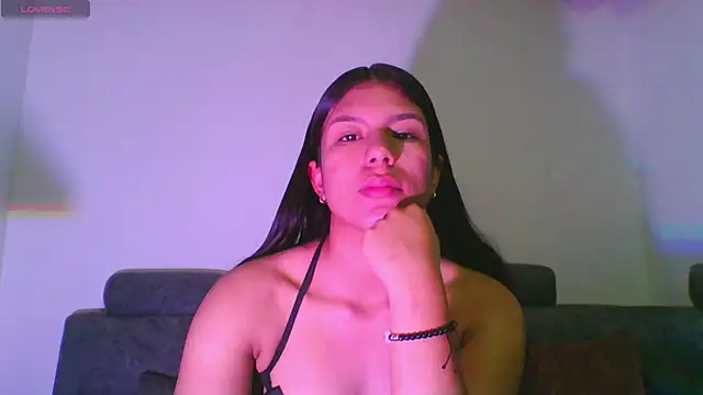 FernandaHils online show from May 5, 12:52 pm