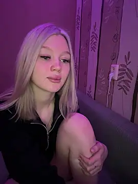 Velvet Doll  online show from June 10, 4:55 am