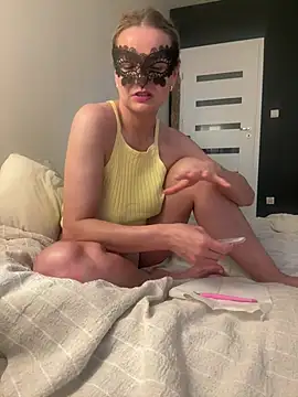 Noliah online show from July 31, 6:42 pm