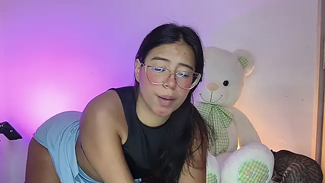 Raven stonee01 online show from July 29, 12:21 am