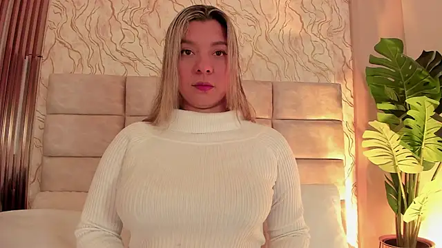 GinaSalanne online show from July 8, 12:40 pm