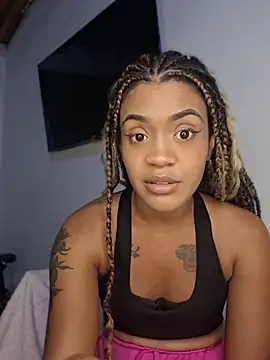 Alondra1810 online show from May 6, 11:20 pm