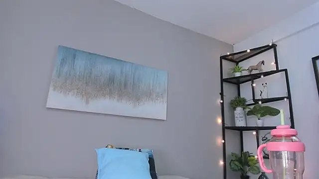 GabbyL0u online show from August 4, 7:53 pm