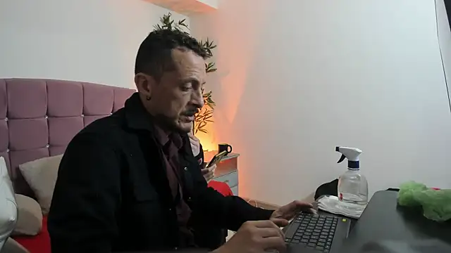 DarkRomanceXXX online show from July 24, 3:37 am