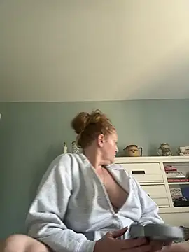 Kellilyn10 online show from August 9, 2:09 pm