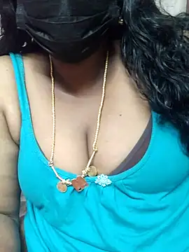 tamilkavitha123 online show from July 28, 6:20 pm