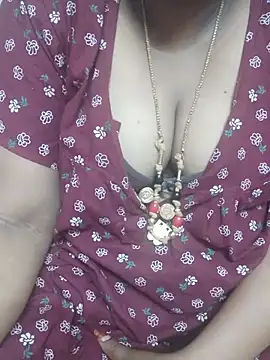 tamilkavitha123 online show from July 11, 5:24 pm