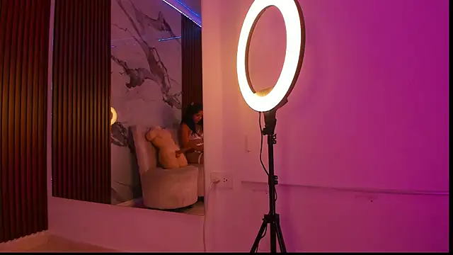 GabyHott  online show from June 19, 9:40 pm