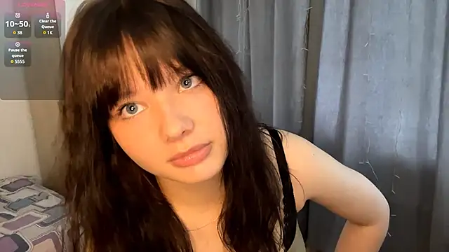 EmilyMercurial online show from June 16, 9:43 am