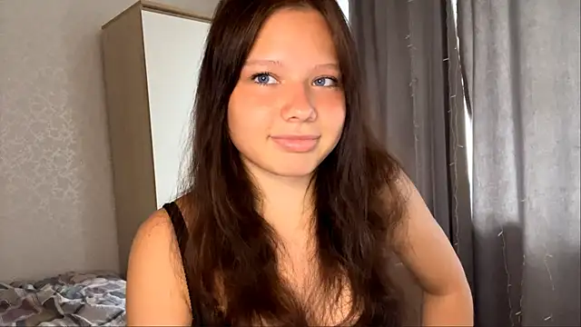 EmilyMercurial online show from July 29, 8:25 am