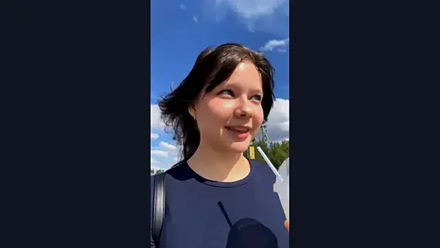 EmilyMercurial online show from June 25, 10:51 am