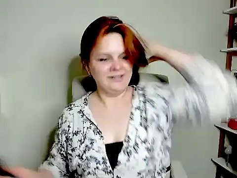 GingerKitten1 online show from June 18, 5:31 am