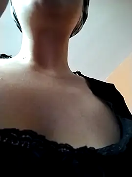 Annie loveer online show from June 14, 2:24 am