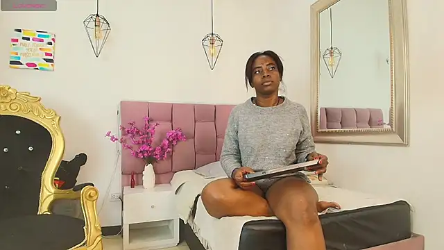 kassandra Brownn online show from August 6, 11:11 pm