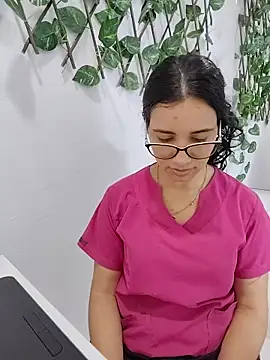 alanahot94 online show from June 28, 8:48 pm