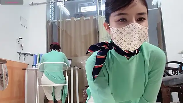 Mono-StewardessMysa online show from May 28, 8:45 am