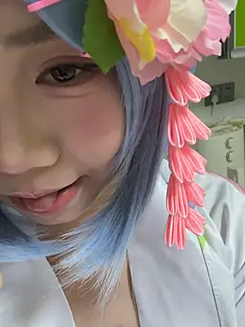 tianxinairen009 online show from May 10, 1:13 pm